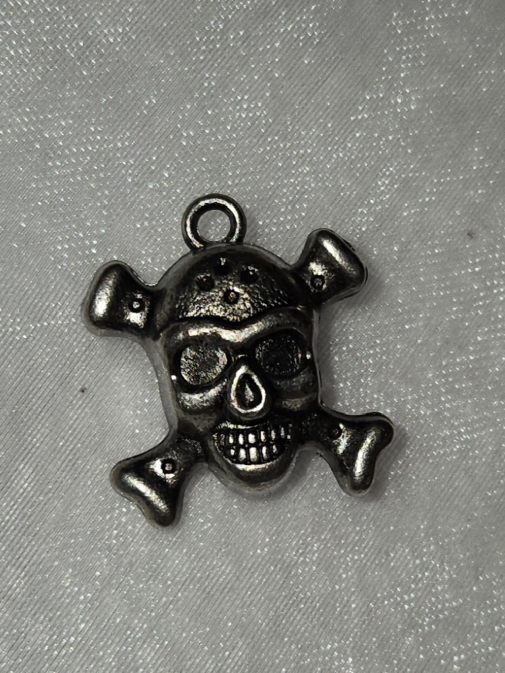 Metal Skull & Crossbones Pendant - Gunmetal